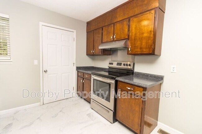 Foto del edificio - 7484 Austin Dr