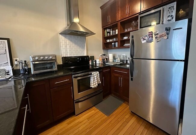 Building Photo - 656 Tremont St