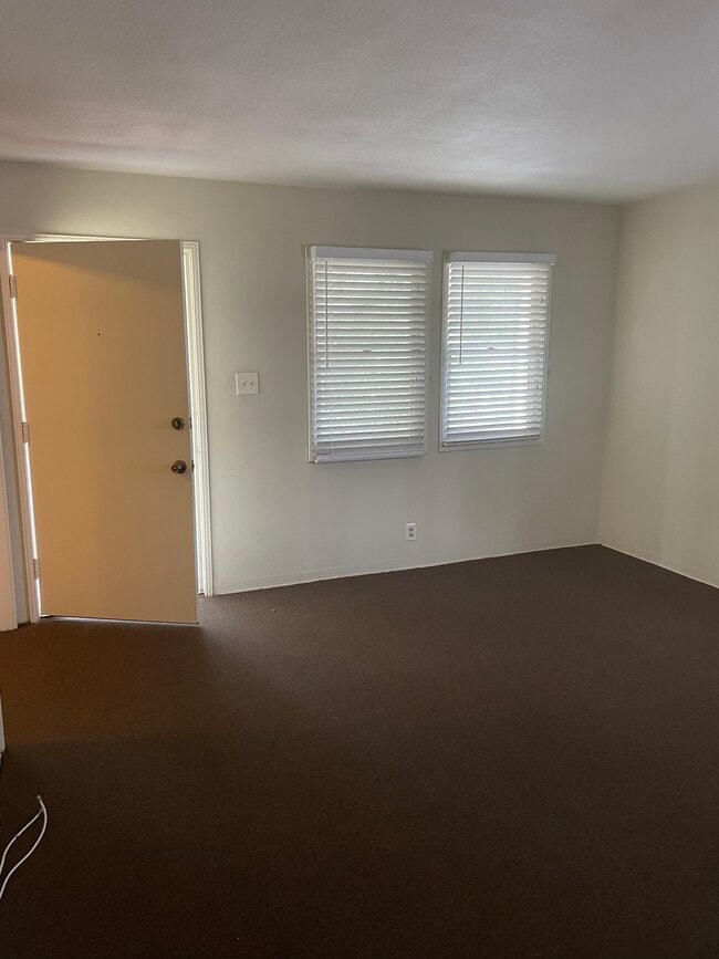 Building Photo - 5466 Alvern Cir