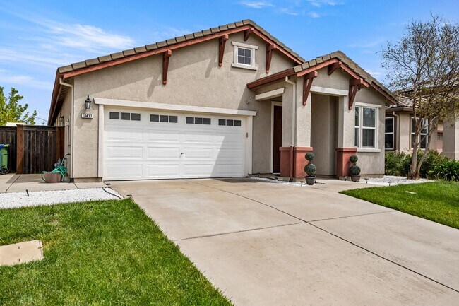 Building Photo - Desirable Elk Grove Area