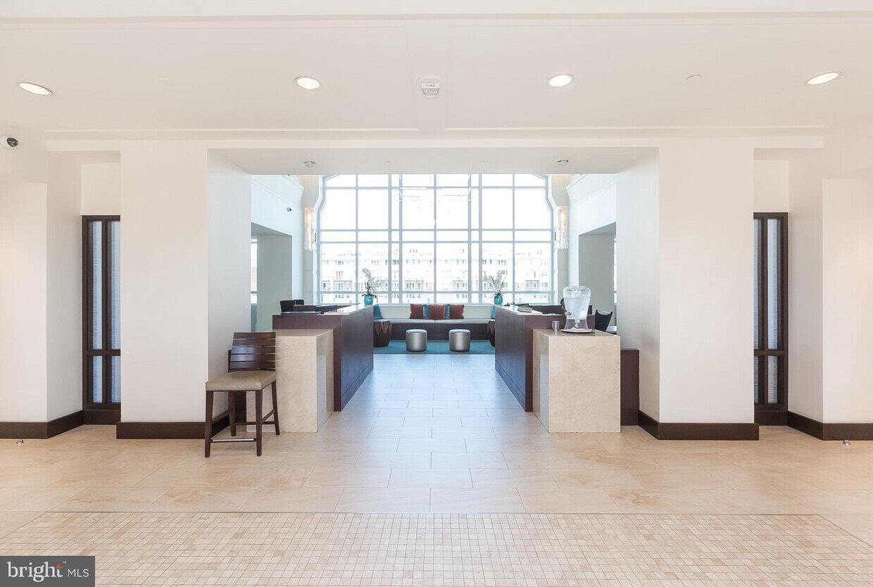 Foto principal - 100 Harborview Dr