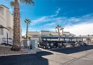 Building Photo - 2022 Merrill Ln