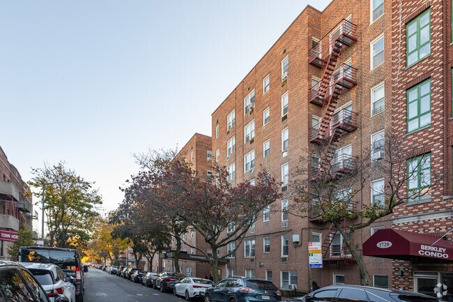Foto del edificio - 1730 E 14th St