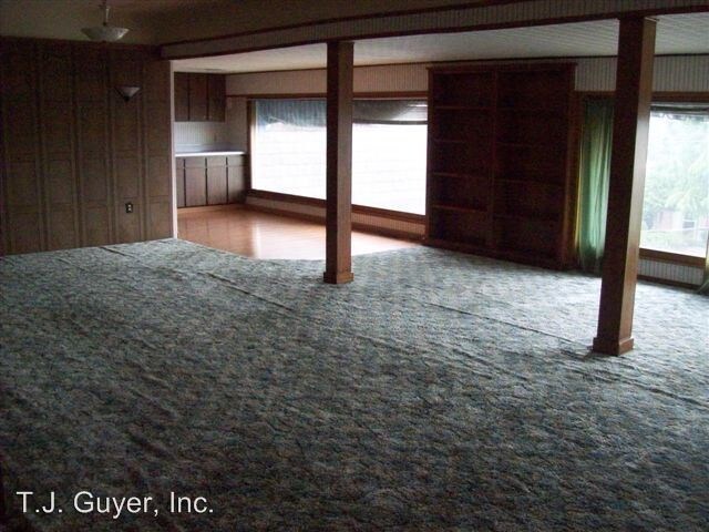Building Photo - 210 N Market Blvd