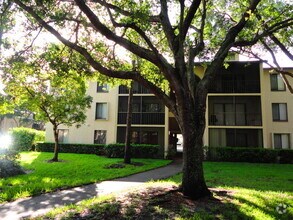 Building Photo - 208 Foxtail Dr