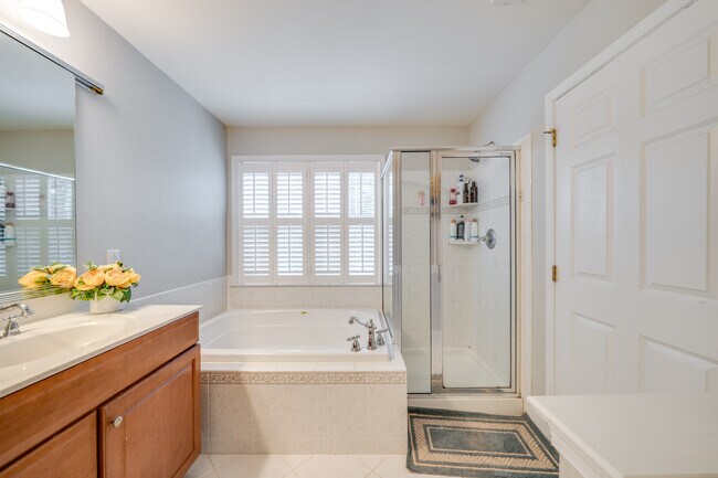 Building Photo - 11237 Maplecroft Ct