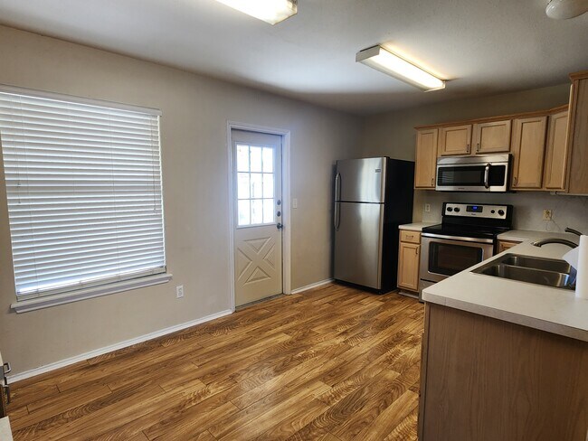 Building Photo - 7617 Wolverine Dr