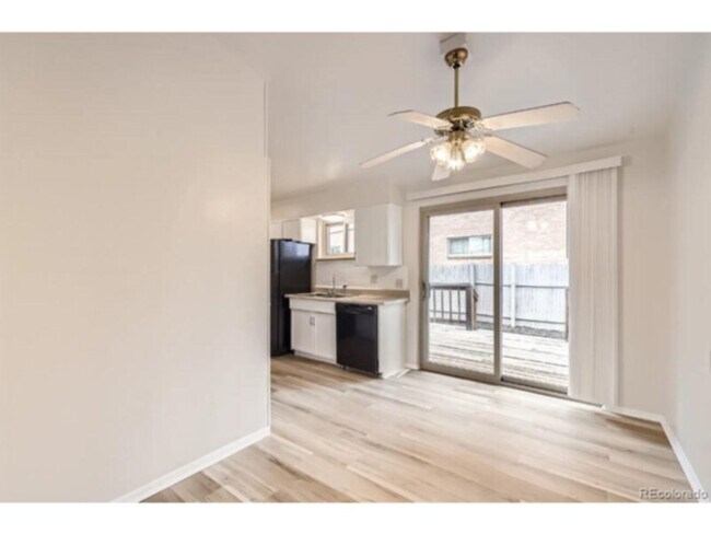 Foto del edificio - 4585 E Yale Ave