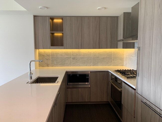 Building Photo - 1606-3300 Ketcheson Road