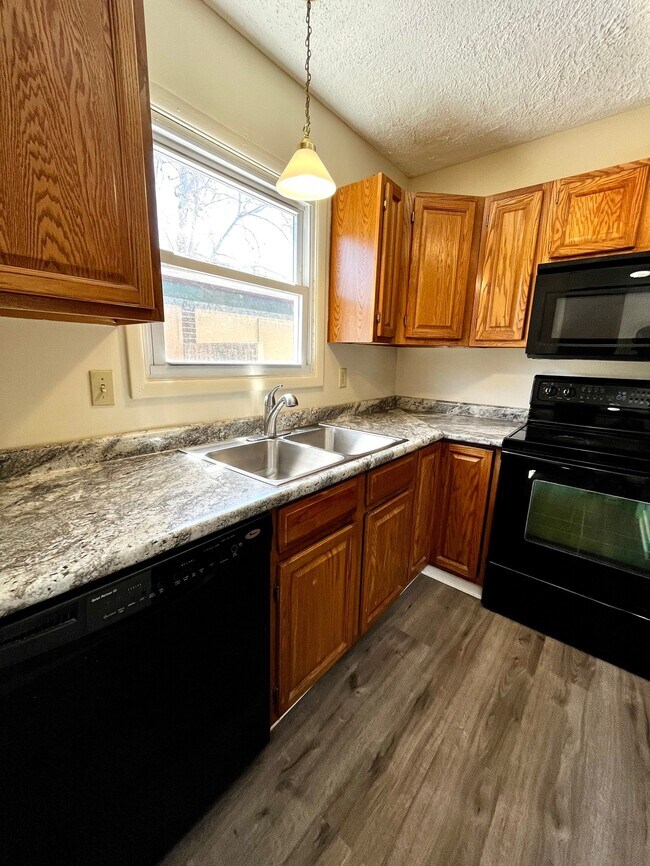 Building Photo - 4625 Tipperary Trail