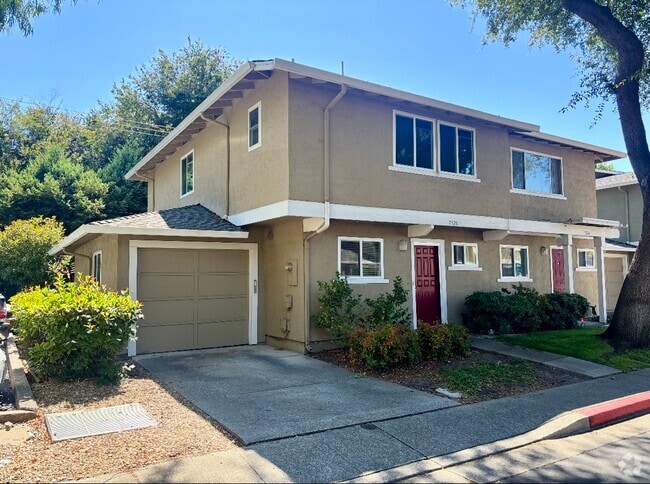 Building Photo - 7520 Silvertree Ln
