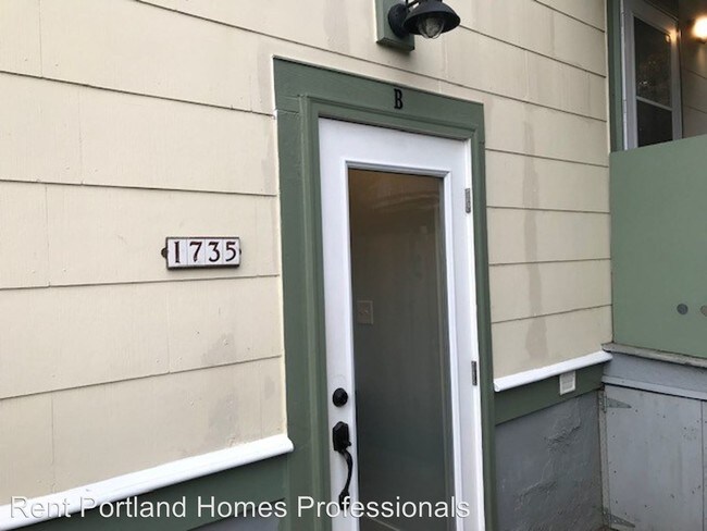 Foto del edificio - 1735 NE Sumner St