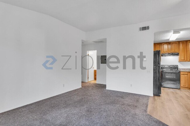 Foto del edificio - Unit 241