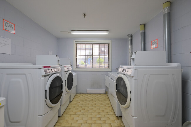 Laundry Facility - 1880 Main St W