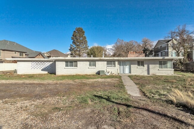 Building Photo - 13413 Minuteman Dr