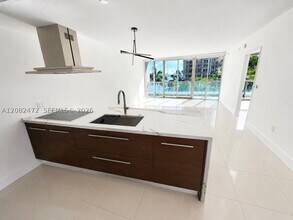 Building Photo - 465 Brickell Ave