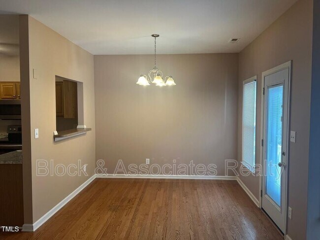 Foto del edificio - 8301 Hempshire Pl