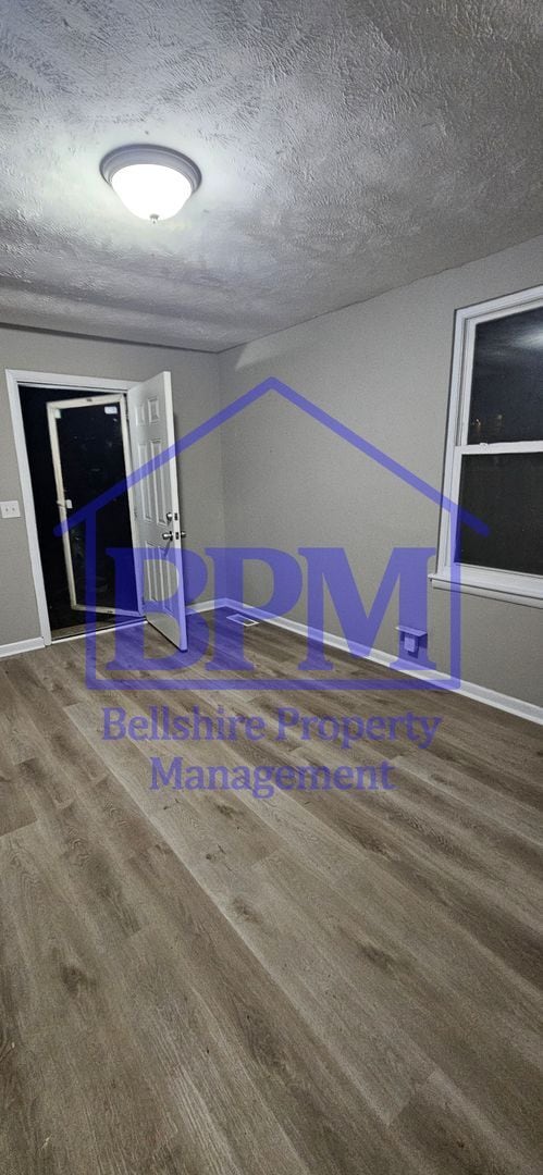 Building Photo - Affordable 2 Bed, 1 Bath Duplex in Madison...