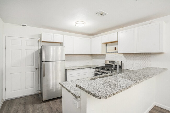 Building Photo - 614 Torreon St