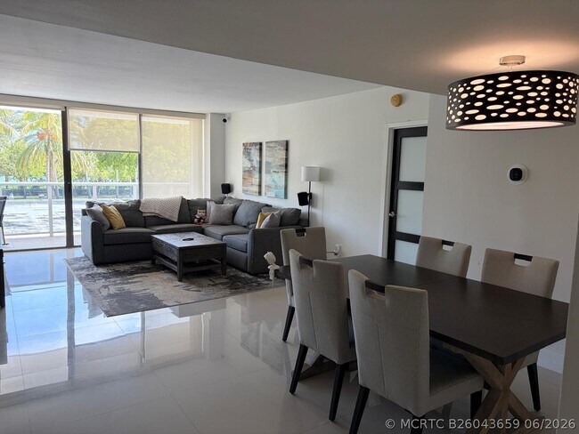 Foto del edificio - 3625 N Country Club Dr