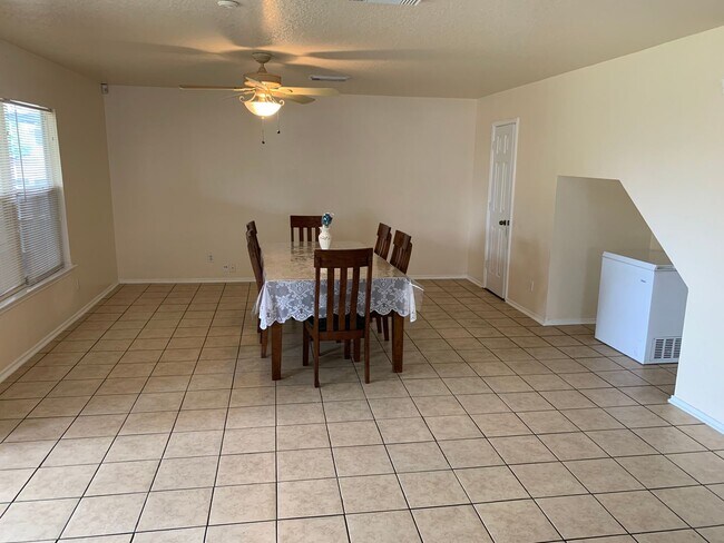 Building Photo - *COMING SOON* 4 Bed | 2.5 Bath | Loft | 2-Car Garage | Covered Patio!