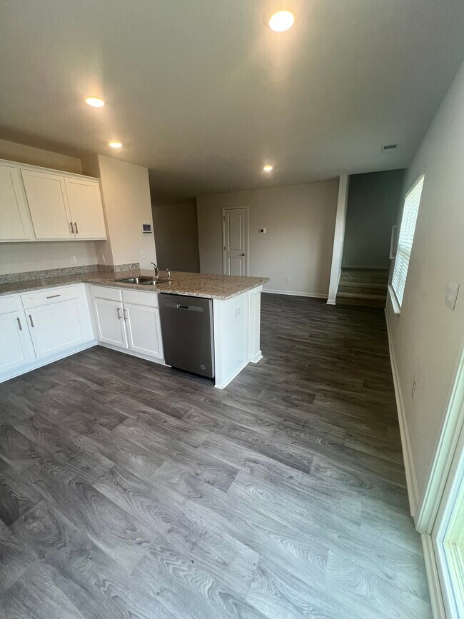 Building Photo - 591 Tochi Ct