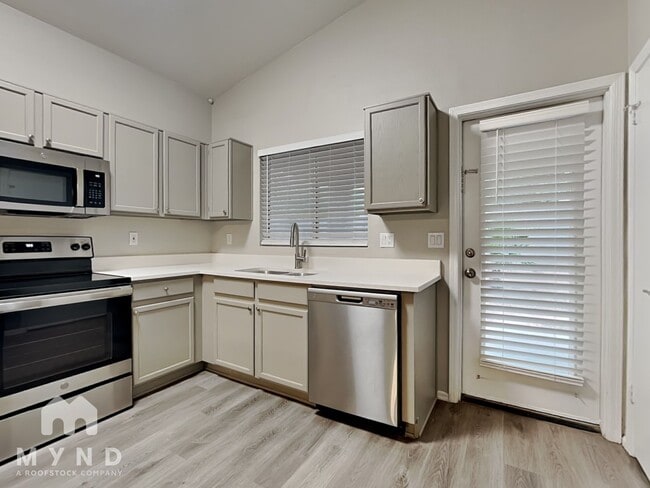 Building Photo - 2607 S 156th Ave