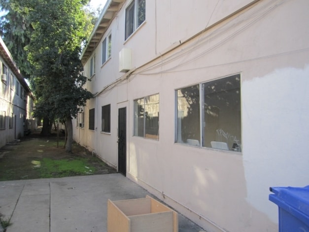 Foto del edificio - 14921 Vanowen St