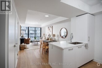 Building Photo - 36-836 Brentcliffe Rd