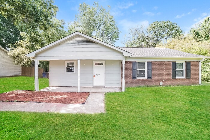 Foto principal - 1670 Village Pl