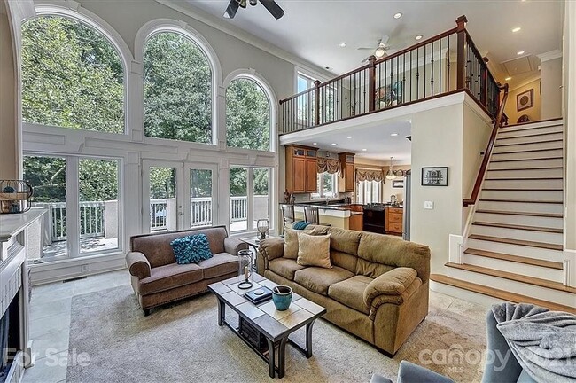 Building Photo - 2427 Mt Isle Harbor Dr