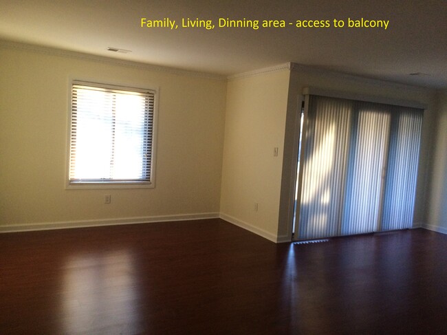 Living area - L6 Twin Rivers Dr N