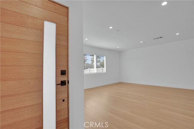 Foto del edificio - 18225 Chatsworth St