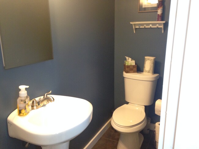 First Floor Half Bath - 114 1/2 W Walnut St