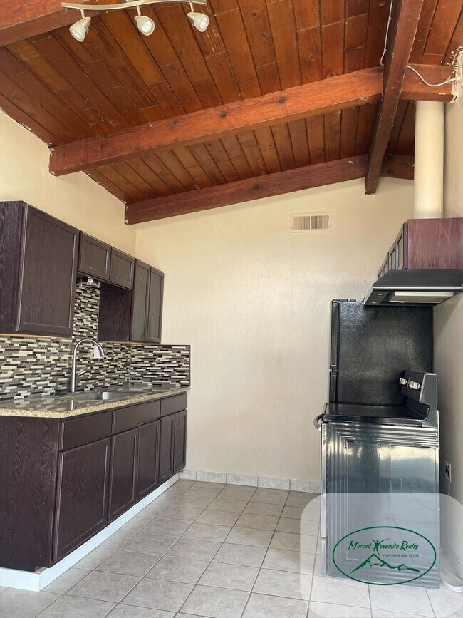 Building Photo - 4 br, 1.5 bath House - 6422 Atwater Jordan Rd