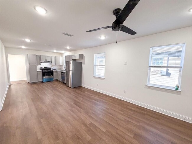 Building Photo - 1051 Lubel Ave