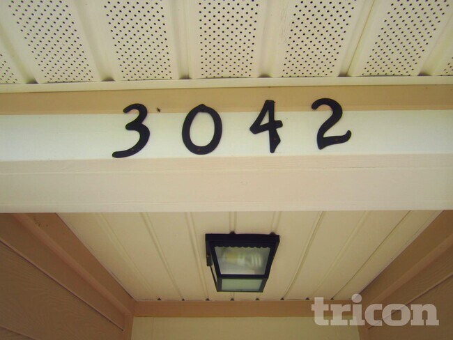 Foto del edificio - 3042 Waters View Cir