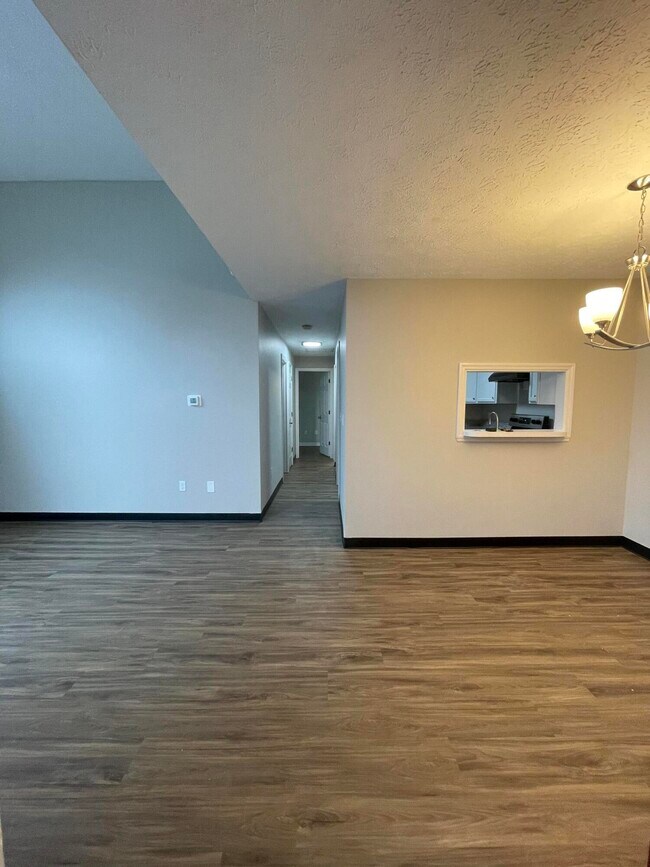 Foto del edificio - 404 Bainbridge Ct