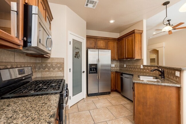 Building Photo - Beautiful Newer Home located on the Northside of Sonoma Ranch Rd! Must See!!