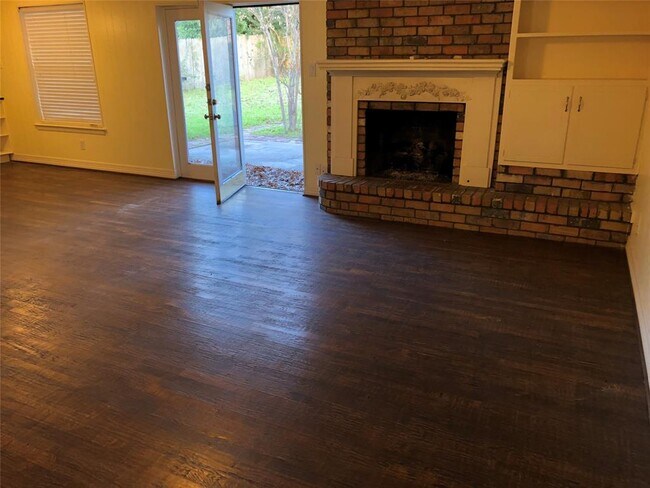 Foto del edificio - 2244 Shady Brook Dr