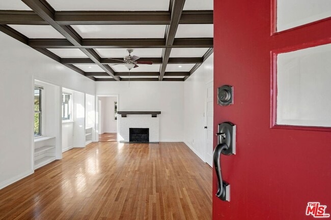Foto del edificio - 5199 Ellenwood Dr