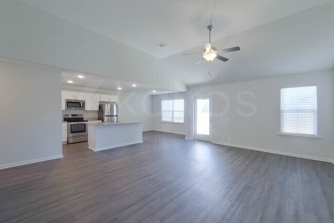 Building Photo - 124 Mountain Holly Rd