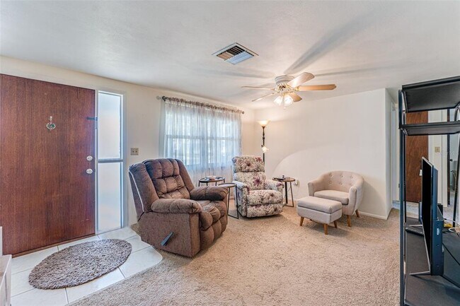 Foto del edificio - 7144 Kapp Ct