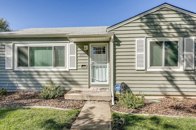 Photo - 1877 S Fairfax St House