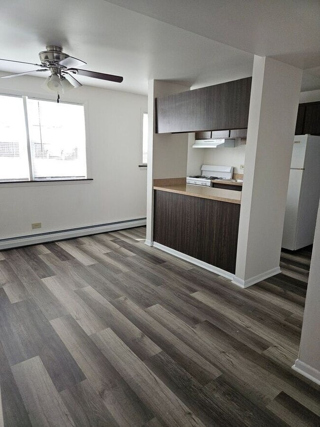 Building Photo - 5610 6th Ave