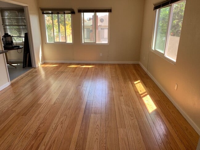 Foto del edificio - Epic REA-Great 1 BR/1 BA Unit in a S/S Duplex