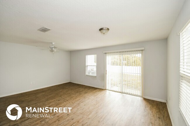 Building Photo - 570 Eiseman Wy