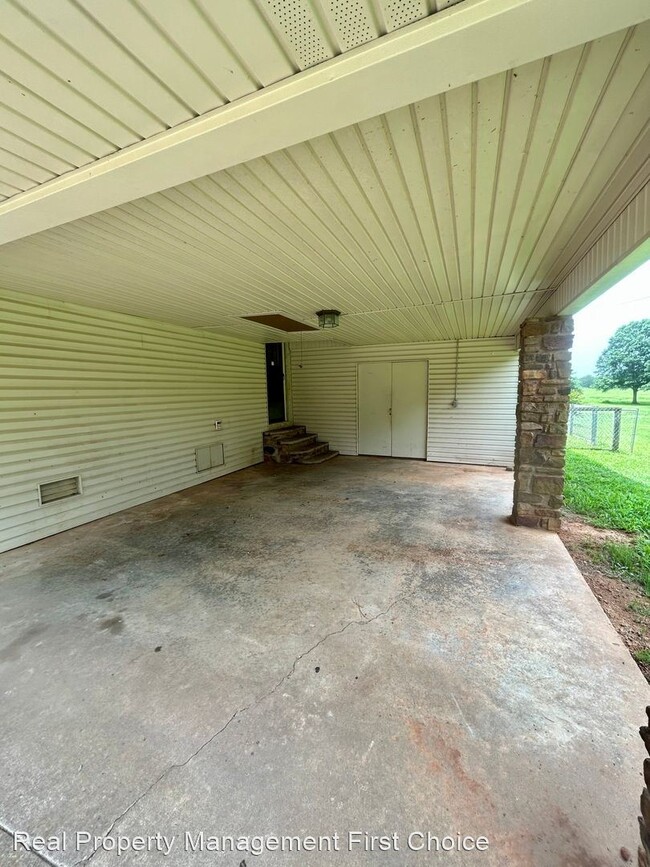 Building Photo - 4 br, 3.5 bath House - 11912 Rye Hill Road...