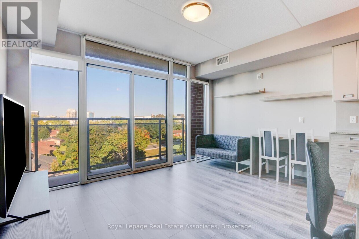 Photo principale - 308-308 Lester St