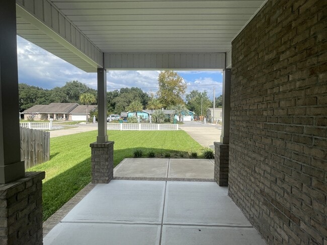 Building Photo - 1578 Hickory St